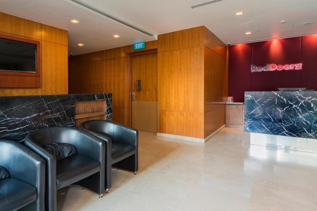 Reddoorz Premium @ Balestier Hotel Singapore Bagian luar foto
