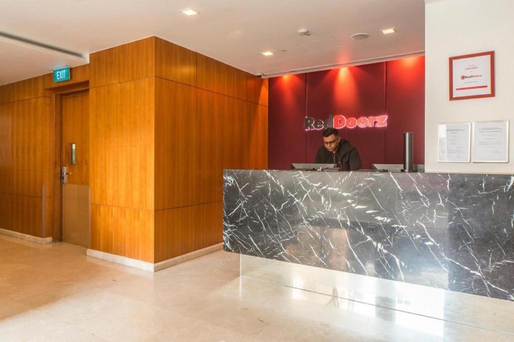 Reddoorz Premium @ Balestier Hotel Singapore Bagian luar foto