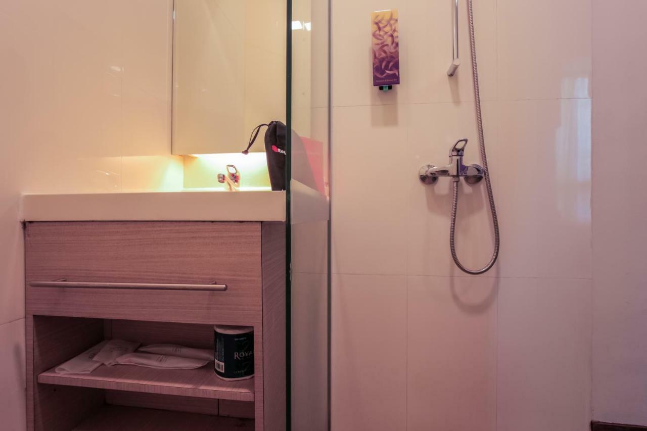 Reddoorz Premium @ Balestier Hotel Singapore Ruang foto