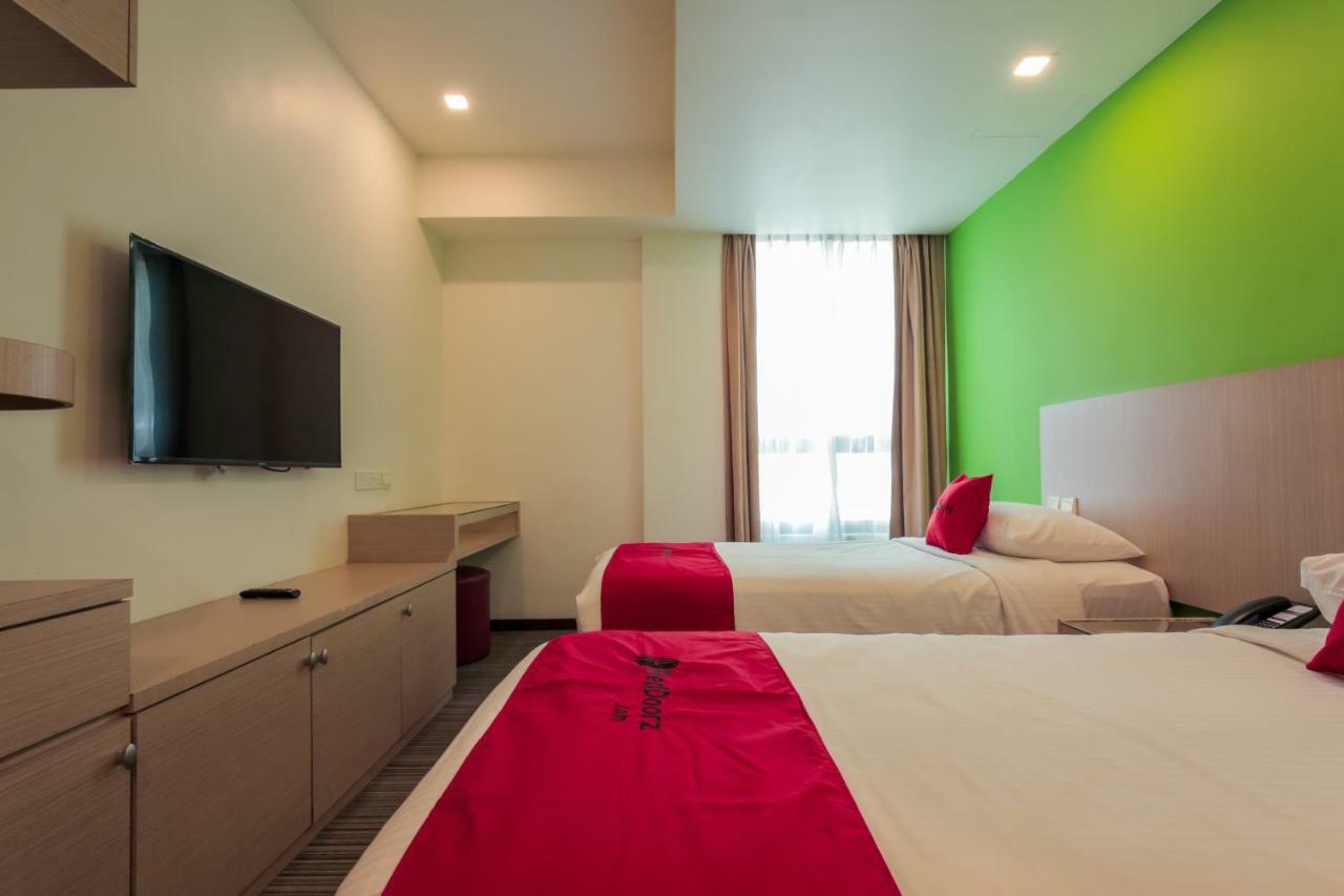 Reddoorz Premium @ Balestier Hotel Singapore Ruang foto
