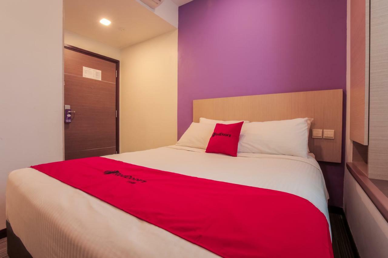 Reddoorz Premium @ Balestier Hotel Singapore Ruang foto