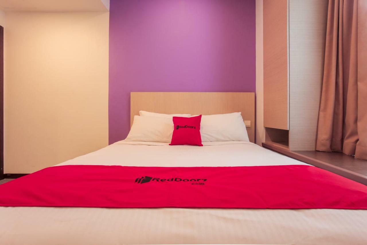 Reddoorz Premium @ Balestier Hotel Singapore Ruang foto