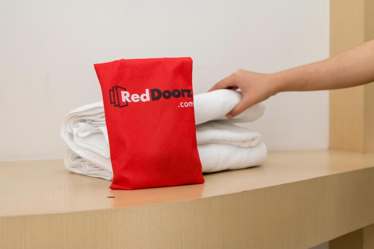 Reddoorz Premium @ Balestier Hotel Singapore Bagian luar foto